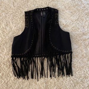 ❤️❤️Black Vest With Fringe ❤️❤️